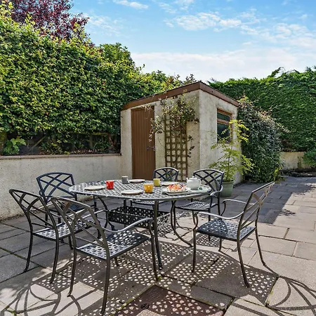 3 Bed In 95374 *