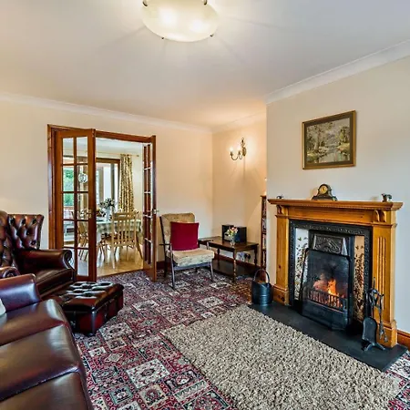 3 Bed In 95374 別荘 *