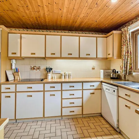 3 Bed In 95374 別荘